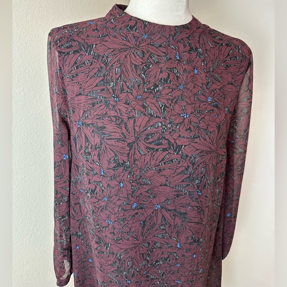 ASTR Burgundy Floral Back Cutout Shift Dress Long Sleeve EUC - Picture 4 of 10